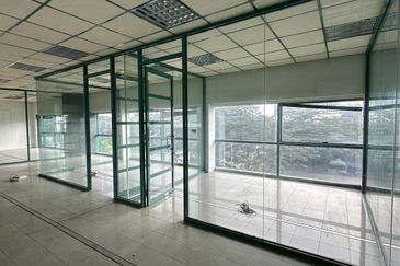 Kolombong Warehouse | 3 Storey | 9000sqft | For Rent