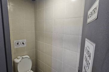 Aeropod Commercial Square