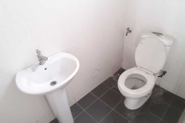 Cyber Square | 2 Storey Intermediate Shoplot | Tenanted | Kepayan