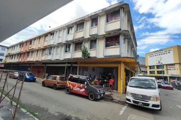 Inanam Baru | 3 Storey Intermediate Shoplot | Below Market Value | Inanam, Sabah
