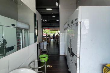 Harbour City | Ground Floor | Corner Unit | Restaurant Business | For Rent 