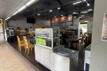 Harbour City | Ground Floor | Corner Unit | Restaurant Business | For Rent 