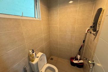 Taman Pertama Donggongon | 2 Storey Semi Detached House | 4R+4BR | Penampang