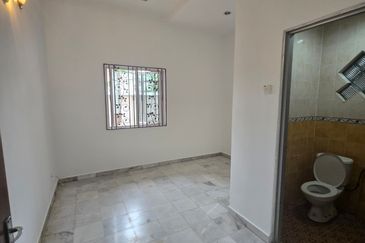 Lorong Raja Nong 11A 