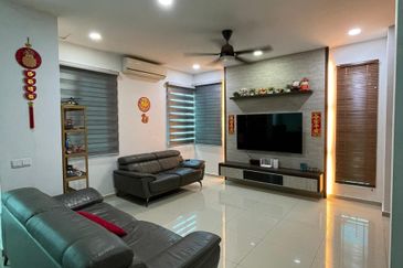 Partly Renovated 3 Storey Semi D For Sale, Setia Utama 1 Setia Alam