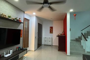 Partly Renovated 3 Storey Semi D For Sale, Setia Utama 1 Setia Alam