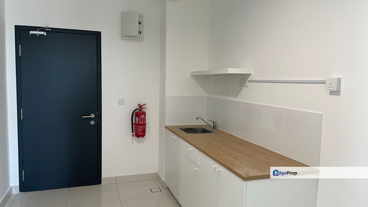 High ROI Edumetro Subang Jaya For Sale, Best Location Usj 1 Selangor, Selangor, USJ