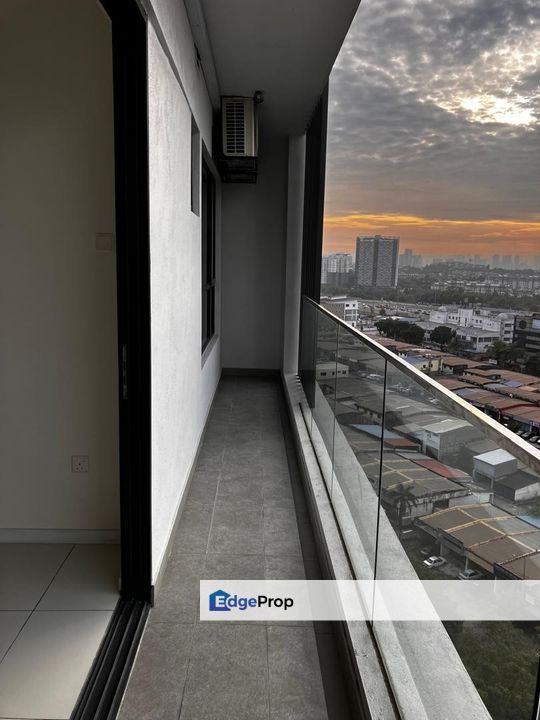 Beside LRT Kerjaya Only! The Glenz @ Glenmarie For Sale Best Location, Selangor, Shah Alam