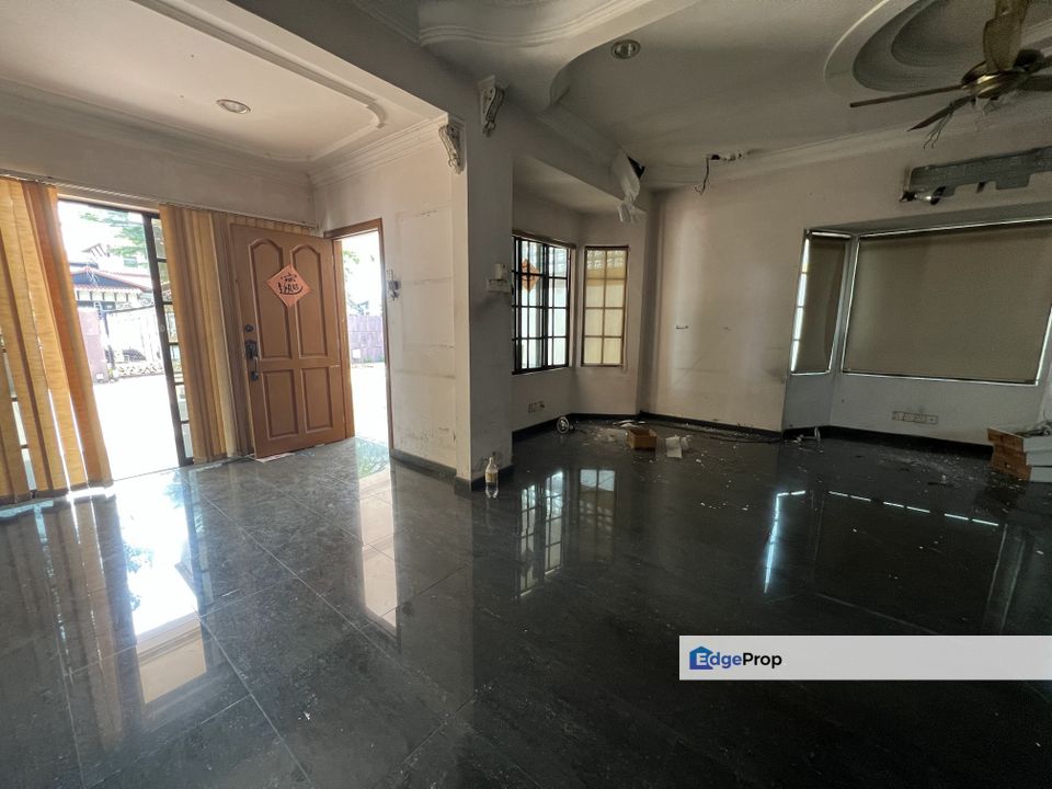 Peace Environment 2 Storey Bungalow For Sale Taman Melawis Teluk Pulai, Selangor, Klang