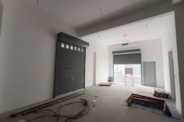 Brand New 2 Storey Shoplot For Rent, Serene Square Semenyih Kajang