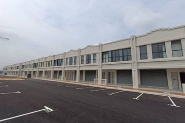 Brand New 2 Storey Shoplot For Rent, Serene Square Semenyih Kajang