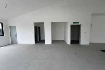 Brand New 2 Storey Shoplot For Rent, Serene Square Semenyih Kajang