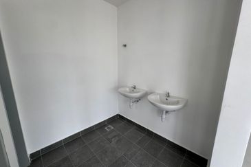 Brand New 2 Storey Shoplot For Rent, Serene Square Semenyih Kajang