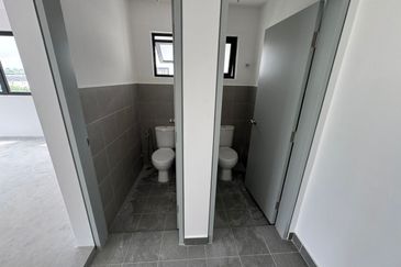 Brand New 2 Storey Shoplot For Rent, Serene Square Semenyih Kajang