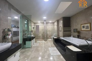 Duta Villa, Setia Alam