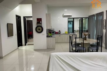 Duta Villa, Setia Alam