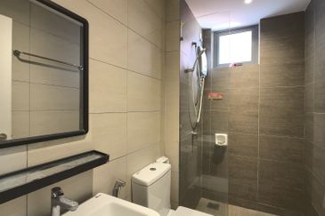 Gravit8 @ Klang South