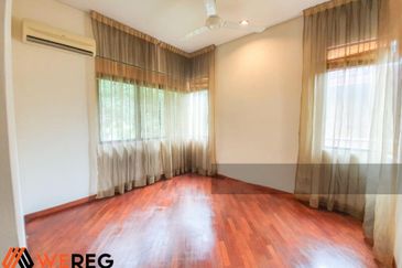 Glenmarie Cove Residence