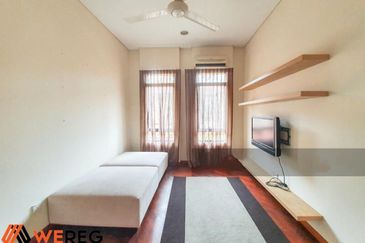 Glenmarie Cove Residence