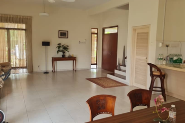 Glenmarie Cove Residence