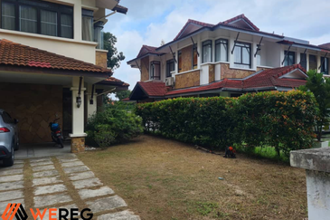 Glenmarie Cove Residence