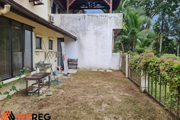 Glenmarie Cove Residence