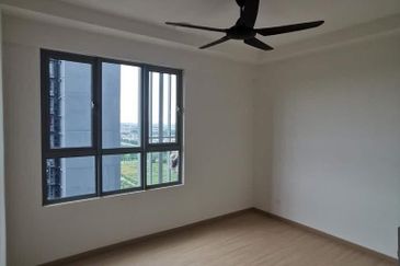 Gravit8 @ Klang South