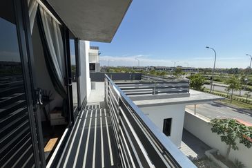 Lumira 2 by Sime Darby