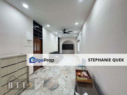 Taman Palm glove Klang End Lot Partial Furnished 20x80 3B2B Renovated 1 Storey House For Rent, Selangor, Klang