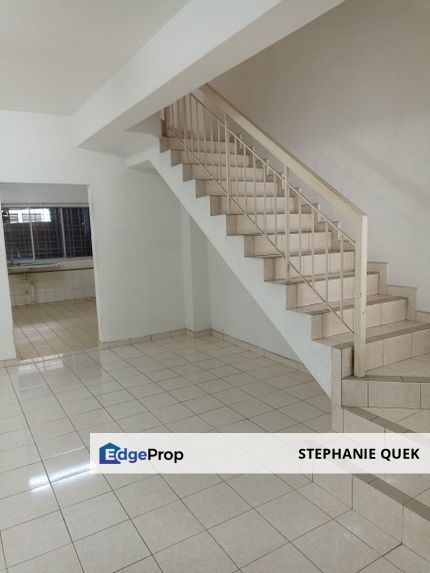 2 Storey Basic Unit House For Rent @ Bukit Tinggi 2 Klang 3B3B, Selangor, Klang