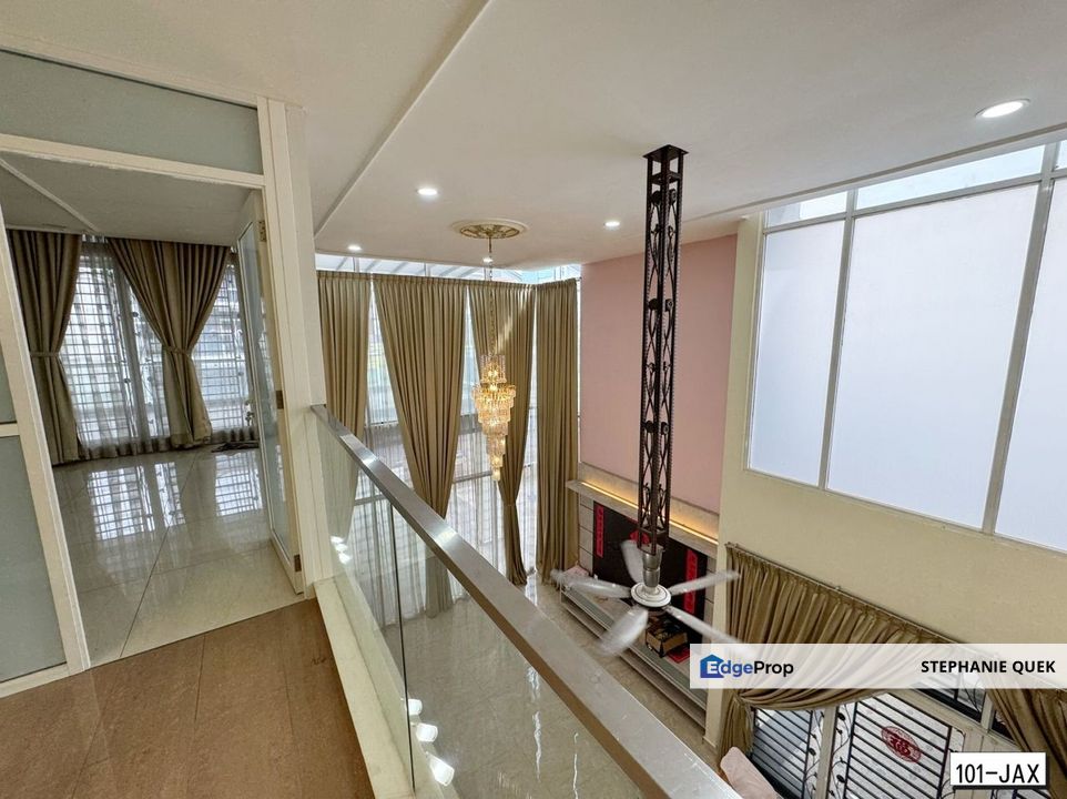 3 Storey With Lift Partial Furnished Fully Renovated Extended Bungalow House For Sale, Selangor, Kota Kemuning