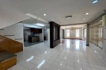 Duta Villa, Setia Alam