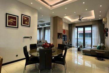 Duta Villa, Setia Alam