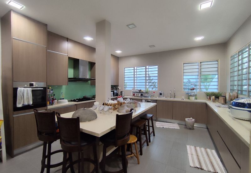 USJ Avenue @ USJ Heights