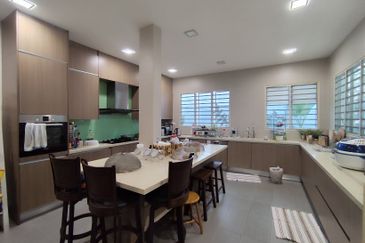 USJ Avenue @ USJ Heights