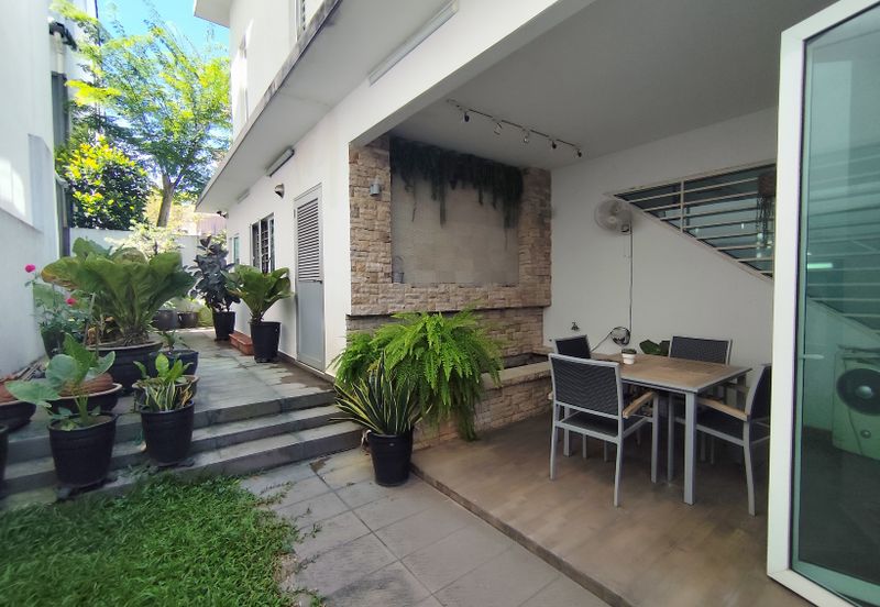 USJ Avenue @ USJ Heights