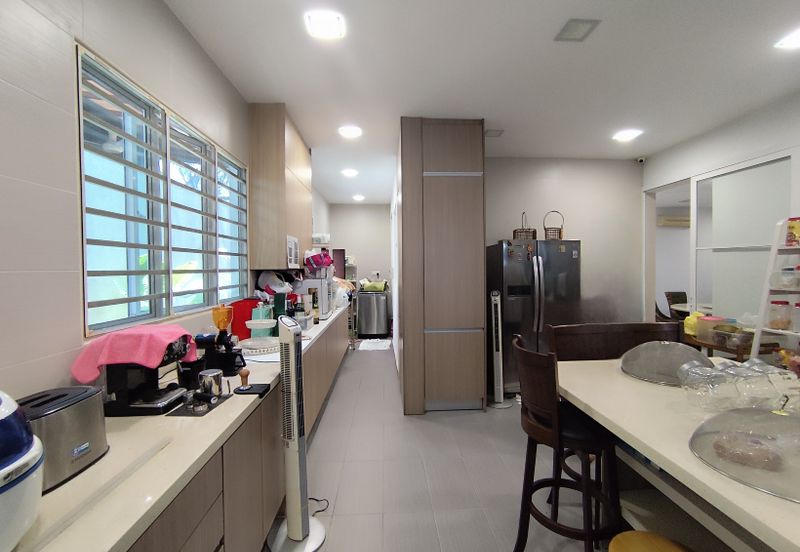 USJ Avenue @ USJ Heights