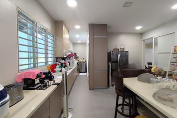 USJ Avenue @ USJ Heights