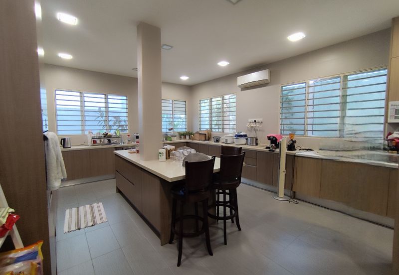 USJ Avenue @ USJ Heights