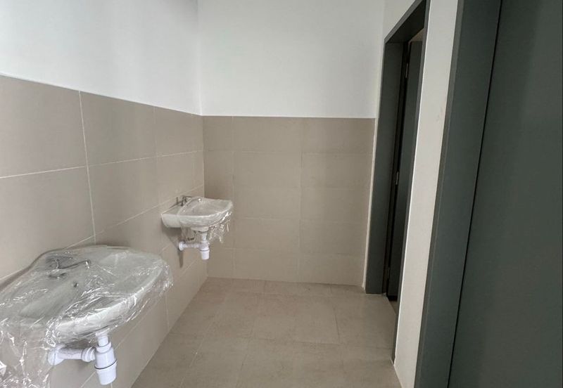 Bandar Rimbayu U2 Uptown Square Brand New 2 Storey Shop Lot For Rent (FACING MAIN ROAD)