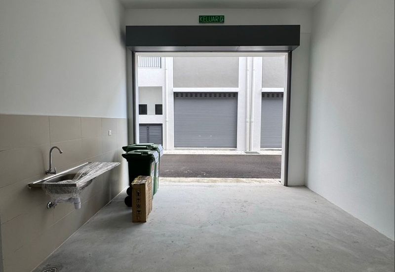 Bandar Rimbayu U2 Uptown Square Brand New 2 Storey Shop Lot For Rent (FACING MAIN ROAD)