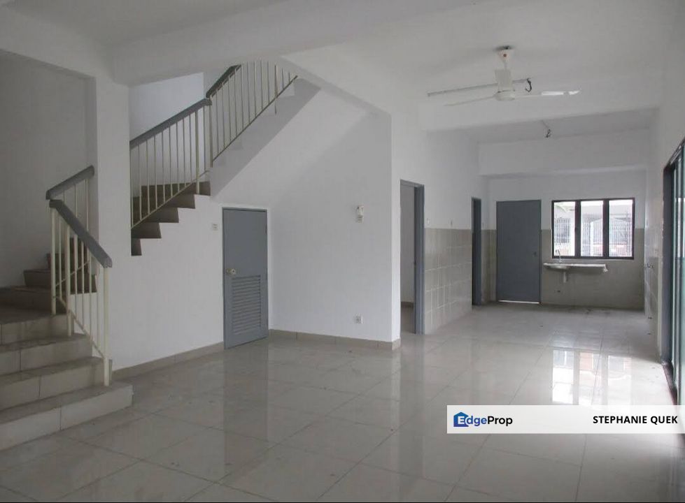 Bandar Bukit Raja Klang 2.5 Storey !END LOT! With Extra Land Terrance House For Sale, Selangor, Klang