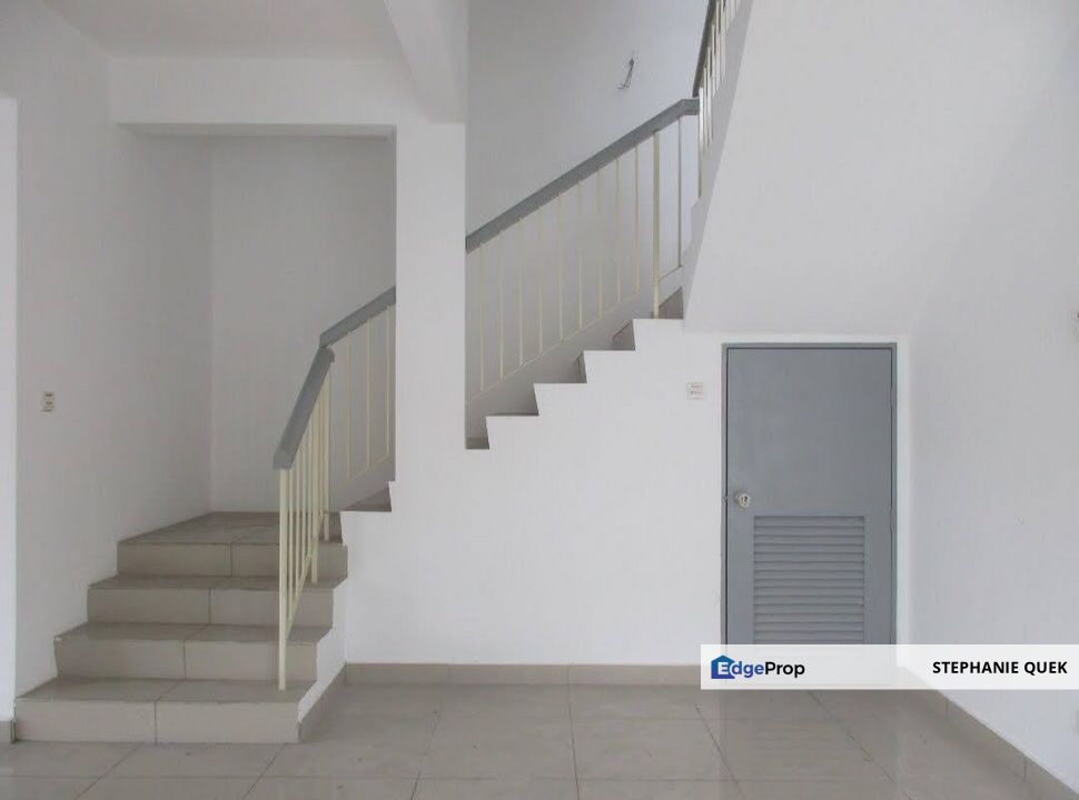 Bandar Bukit Raja Klang 2.5 Storey !END LOT! With Extra Land Terrance House For Sale, Selangor, Klang