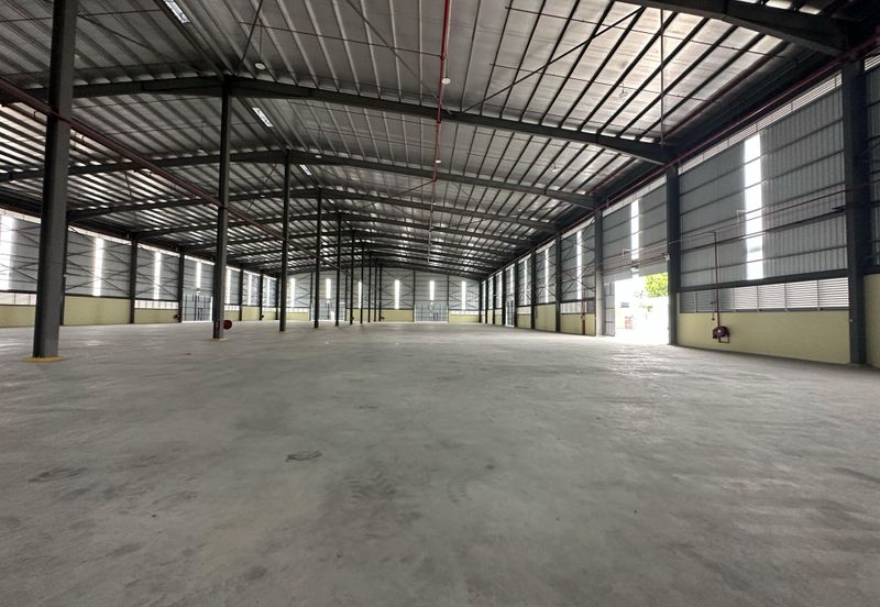 West Port, Pulau Indah