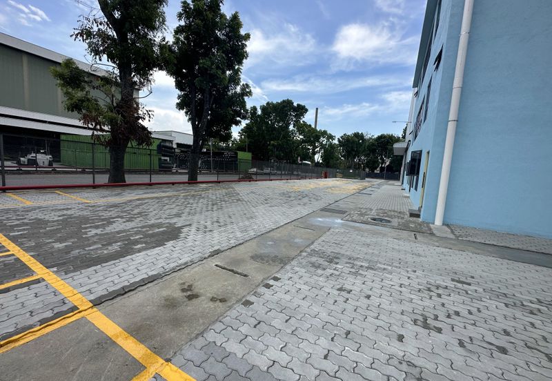 West Port, Pulau Indah