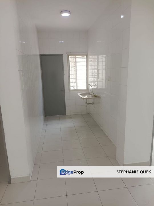 Akasia Klang Basic Unit Apartment For Rent, Selangor, Klang