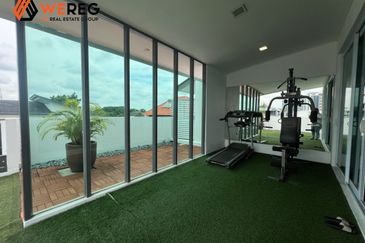 Nice Unit At Subang Heights 4 Storey Bungalow House for Sale