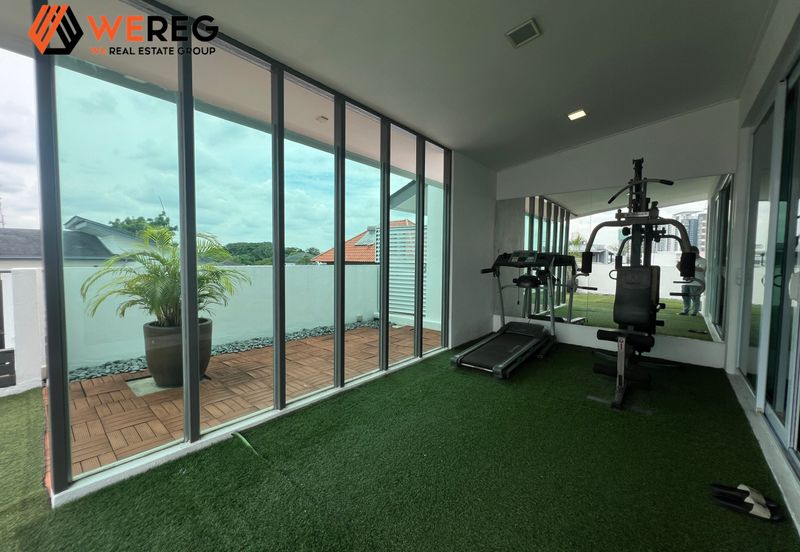 Nice Unit At Subang Heights 4 Storey Bungalow House for Sale