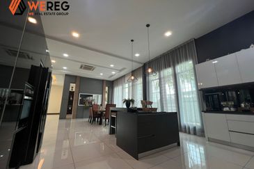 Nice Unit At Subang Heights 4 Storey Bungalow House for Sale