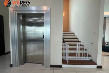 Nice Unit At Subang Heights 4 Storey Bungalow House for Sale